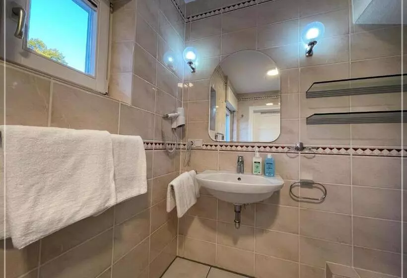 Saar Apartments