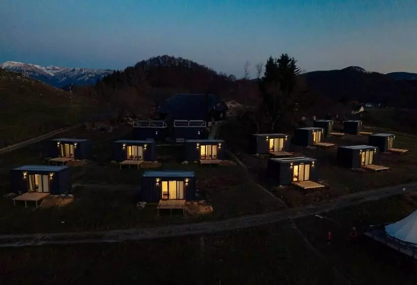 Ursa Mica Glamping Resort