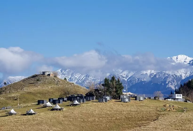 Ursa Mica Glamping Resort