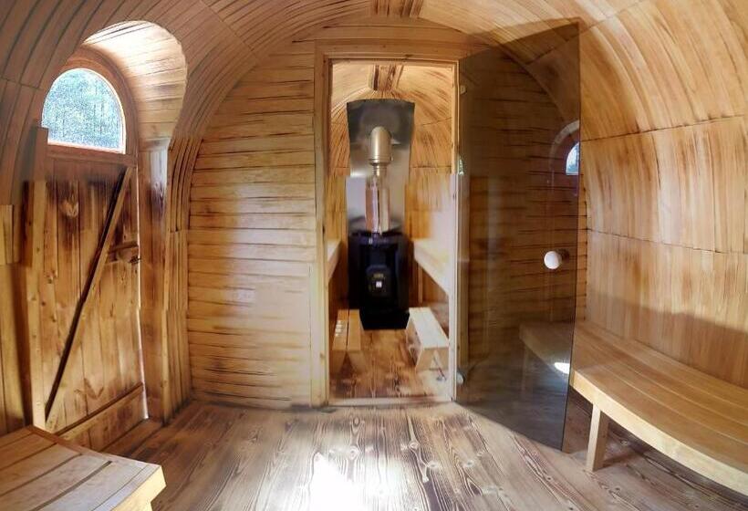 Ursa Mica Glamping Resort