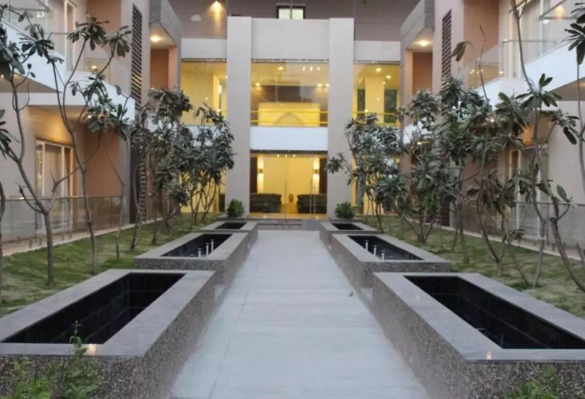 7 Seasons Resort & Spa