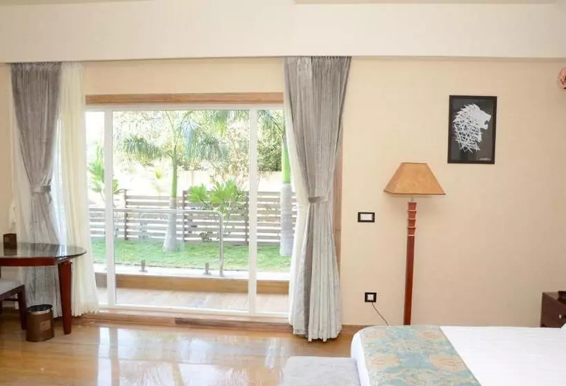 7 Seasons Resort & Spa