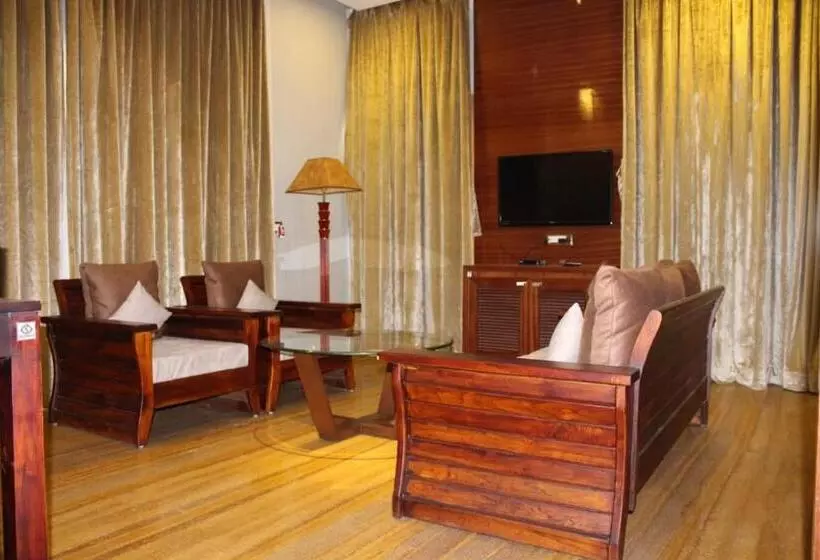 7 Seasons Resort & Spa