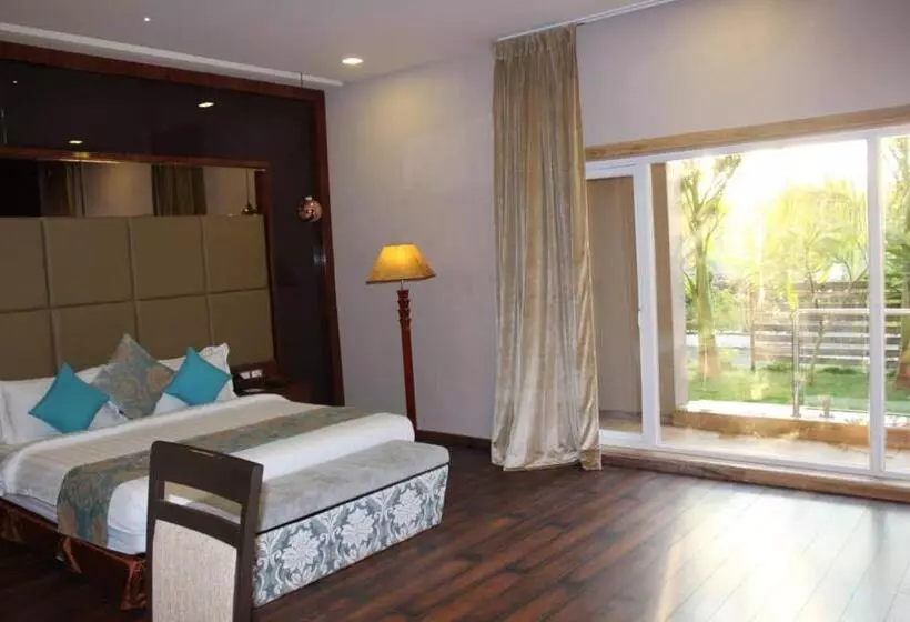 7 Seasons Resort & Spa