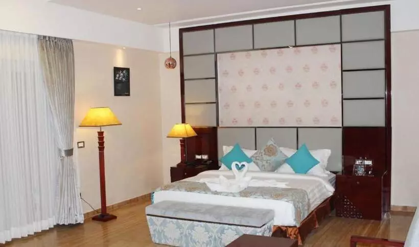 7 Seasons Resort & Spa