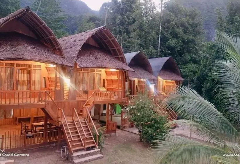Retkeilymaja Air Belanda Resort Near Ora Beach
