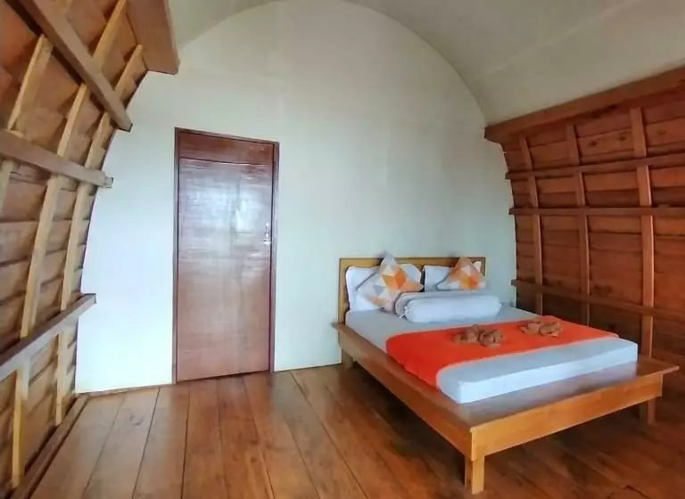 Retkeilymaja Air Belanda Resort Near Ora Beach