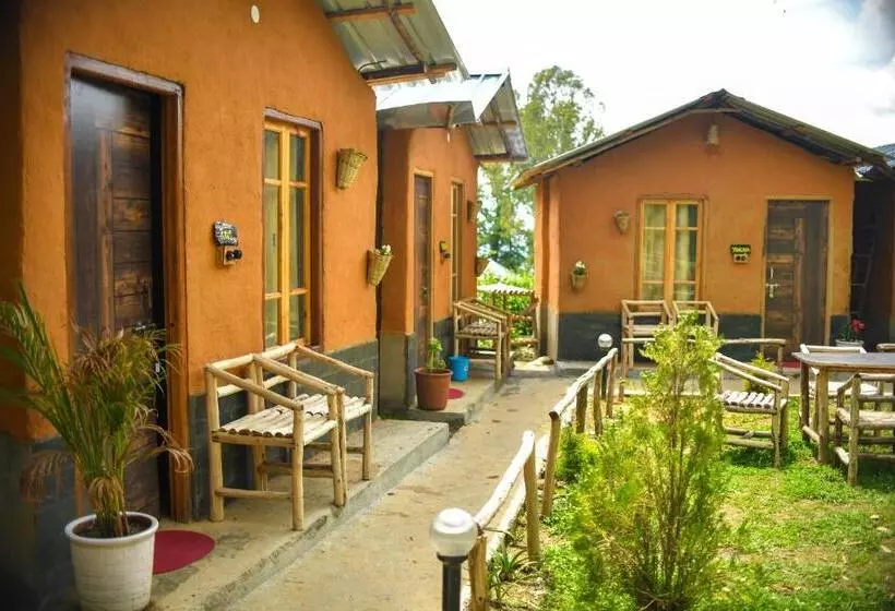 هاستل Monkey Mud House And Camps, Bir