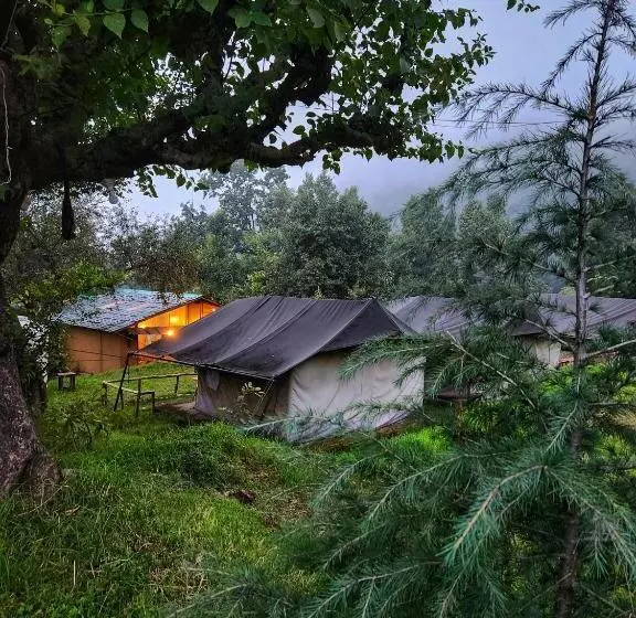 هاستل Monkey Mud House And Camps, Bir
