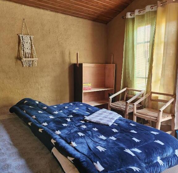 ユースホステル Monkey Mud House And Camps, Bir