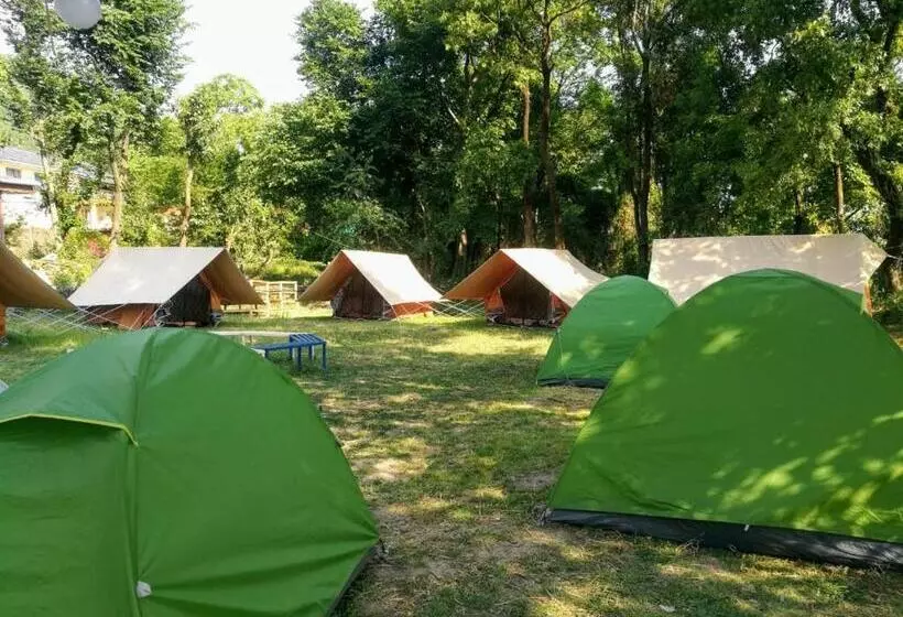 هاستل Monkey Mud House And Camps, Bir