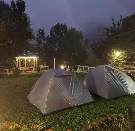 هاستل Monkey Mud House And Camps, Bir