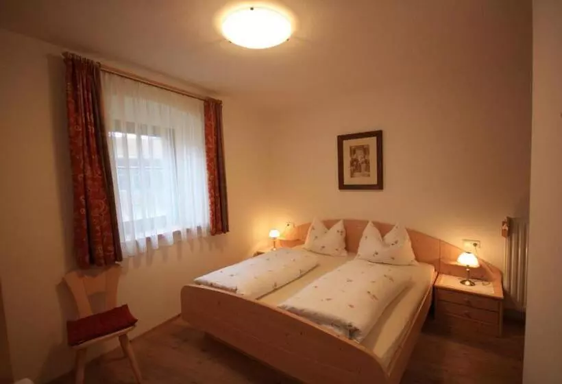 Aamiaismajoitus (B&B) Haus Schmiedhofer