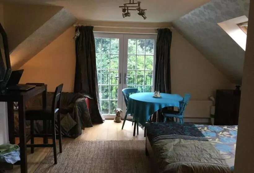 Aamiaismajoitus (B&B) Hurstbourne