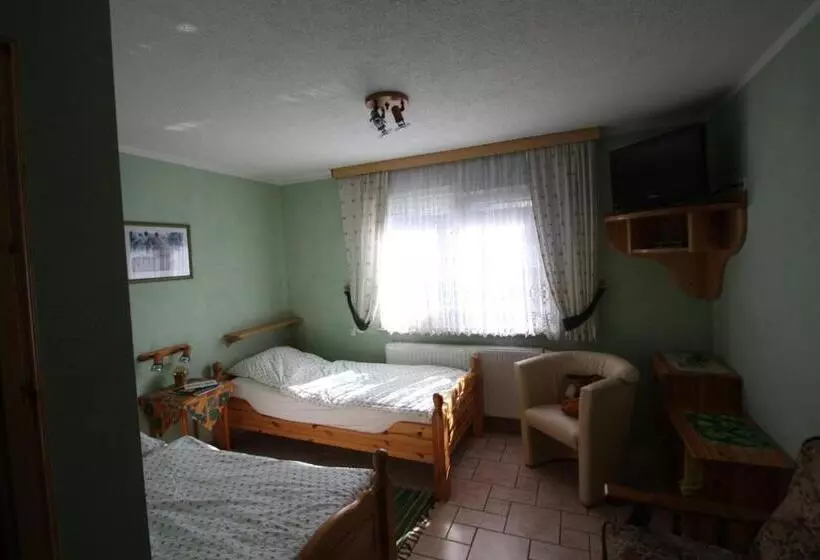 ベッドアンドブレックファースト Teschendorfer Landgasthof