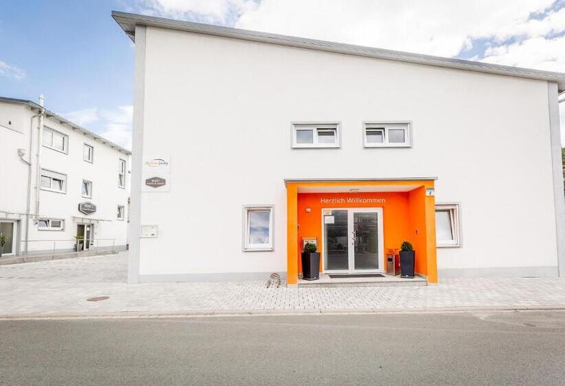 Boardinghaus Modern Living