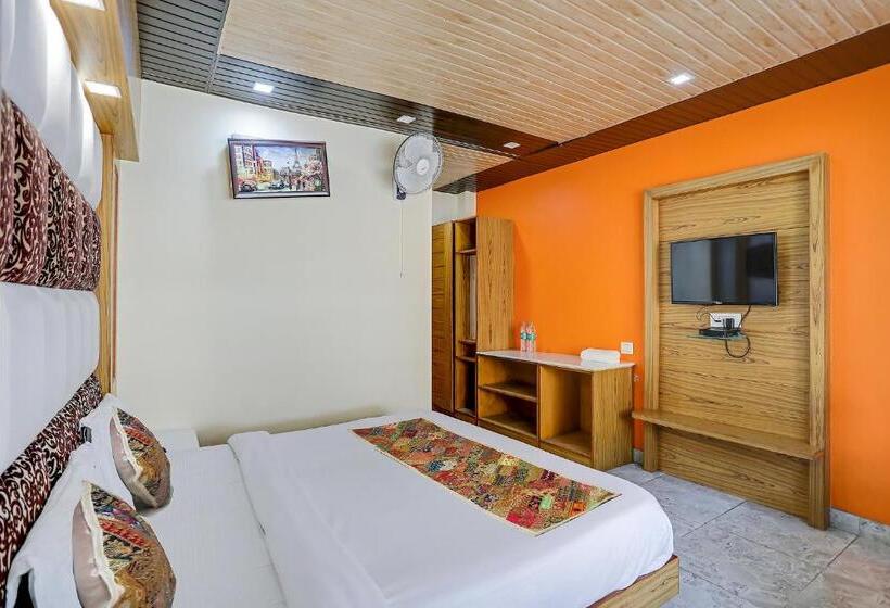 هتل Fab Wood View