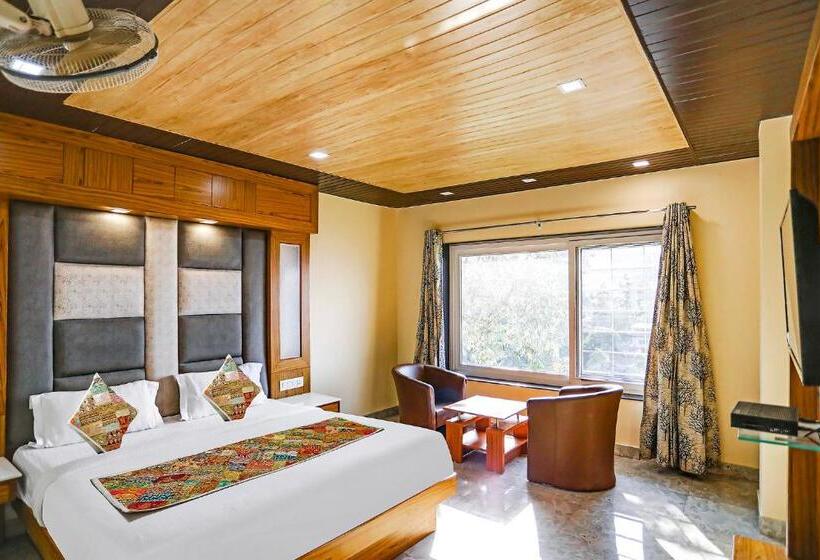 هتل Fab Wood View