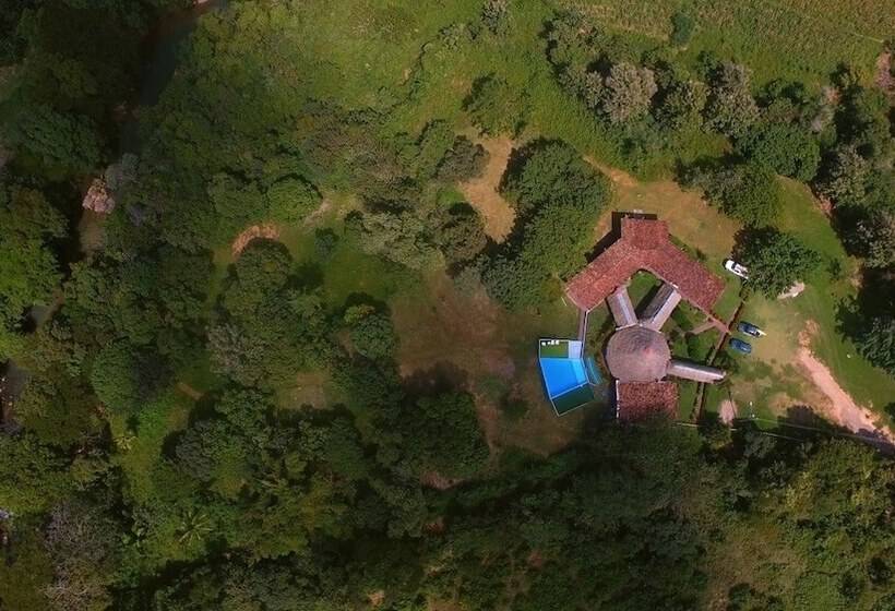 בית מלון כפרי La Pintada Inn