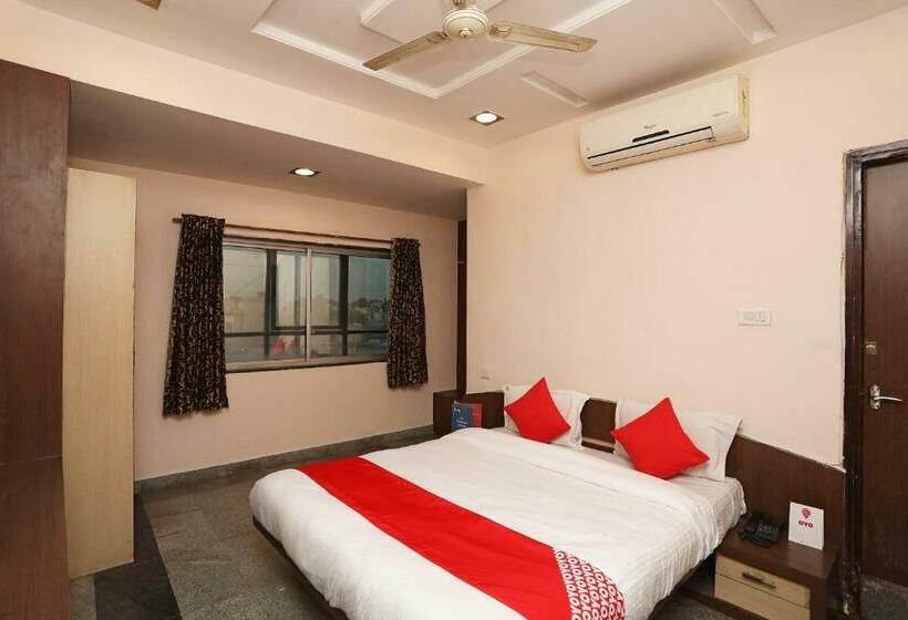 Hôtel Oyo 12843  Emerald