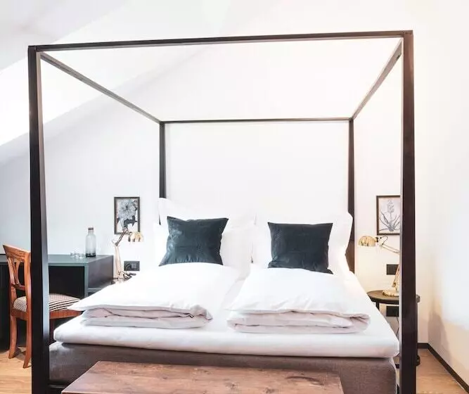 Hotelli Schloss Freudenstein