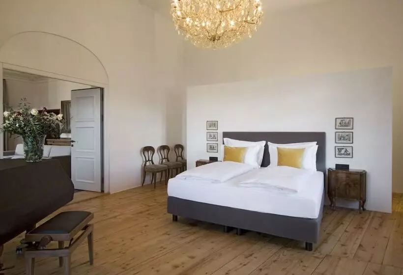 Hotelli Schloss Freudenstein