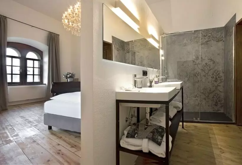 Hotelli Schloss Freudenstein