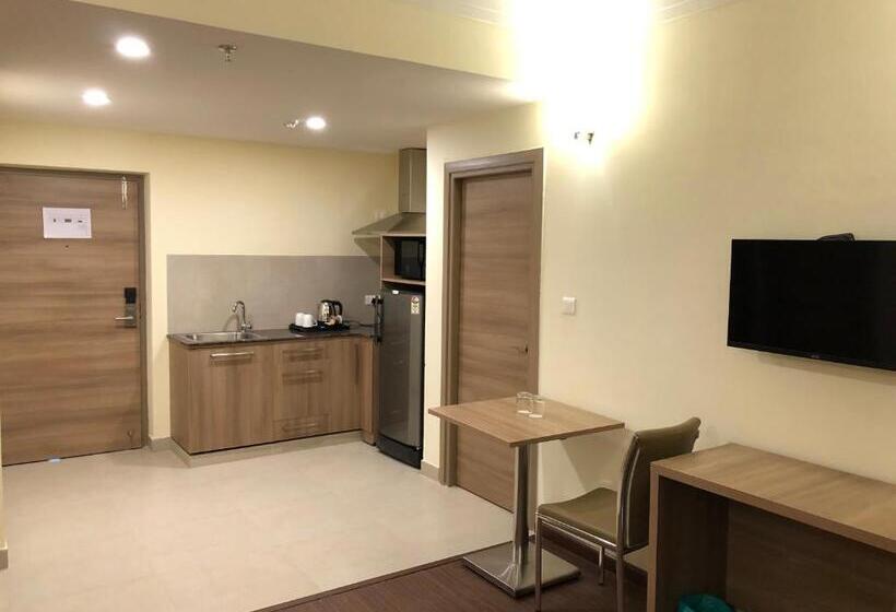 هتل Starlit Suites Tirupati