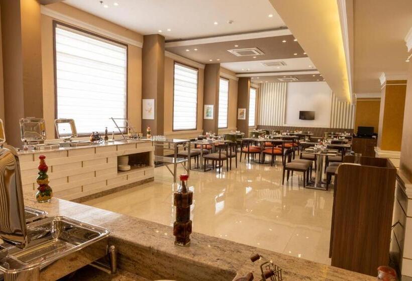 هتل Starlit Suites Tirupati