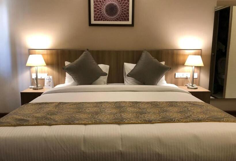 هتل Starlit Suites Tirupati