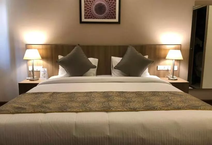 هتل Starlit Suites Tirupati