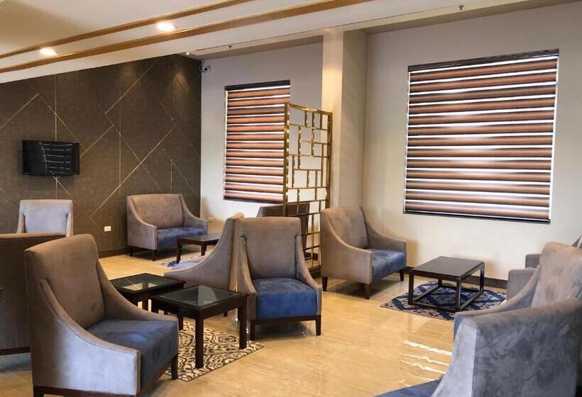 هتل Starlit Suites Tirupati