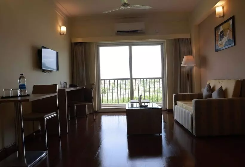 هتل Starlit Suites Tirupati