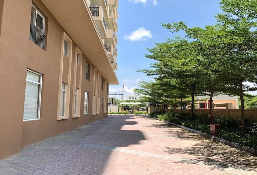 هتل Starlit Suites Tirupati