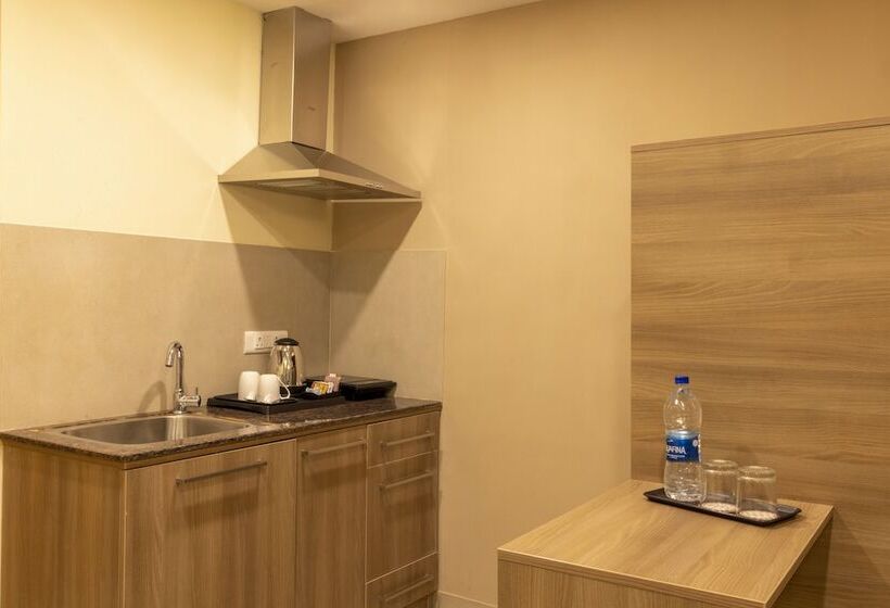 هتل Starlit Suites Tirupati