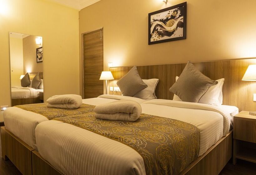 هتل Starlit Suites Tirupati