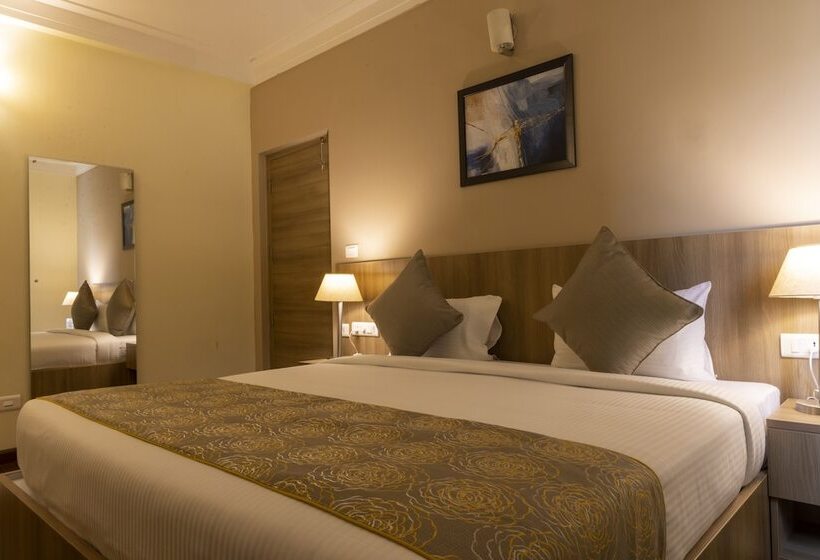 هتل Starlit Suites Tirupati