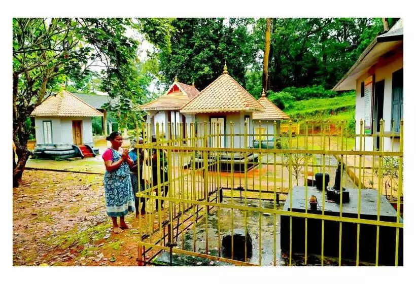 Hotelli Vayal Veedu   Luxury Farm Villas By The Woods