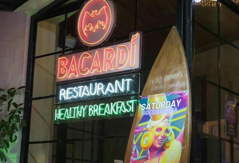 Hotel White Banana Manila   New