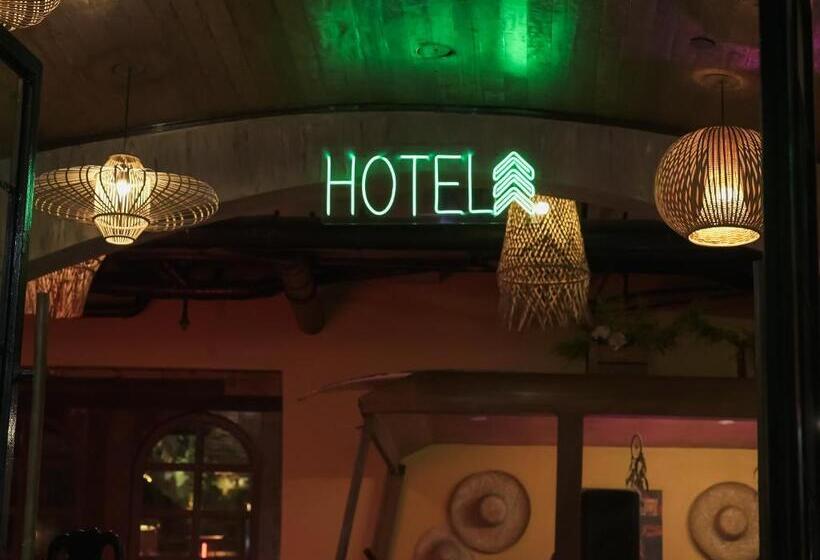 Hotel White Banana Manila   New