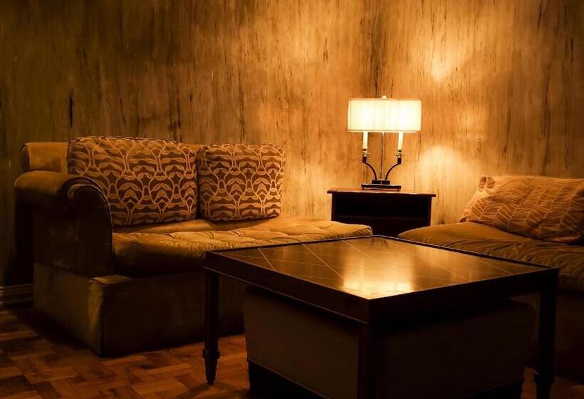 Hotel White Banana Manila   New