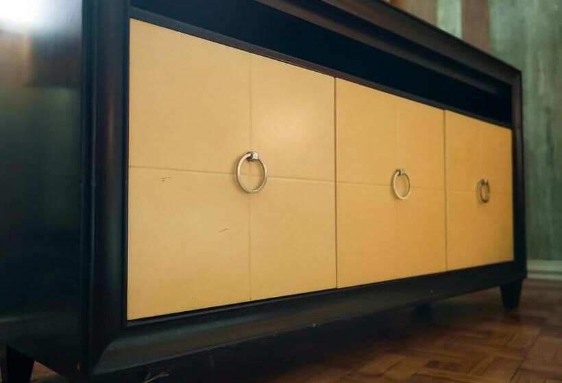 Hotel White Banana Manila   New