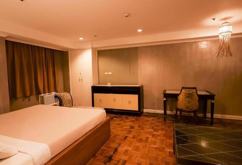 Hotel White Banana Manila   New