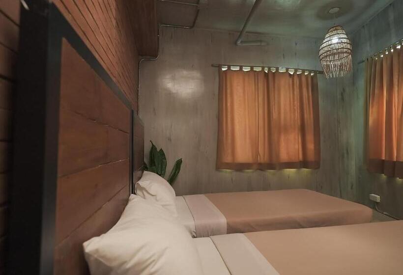 Hotel White Banana Manila   New