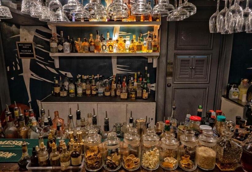 Hotel White Banana Manila   New