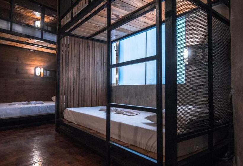 Hotel White Banana Manila   New