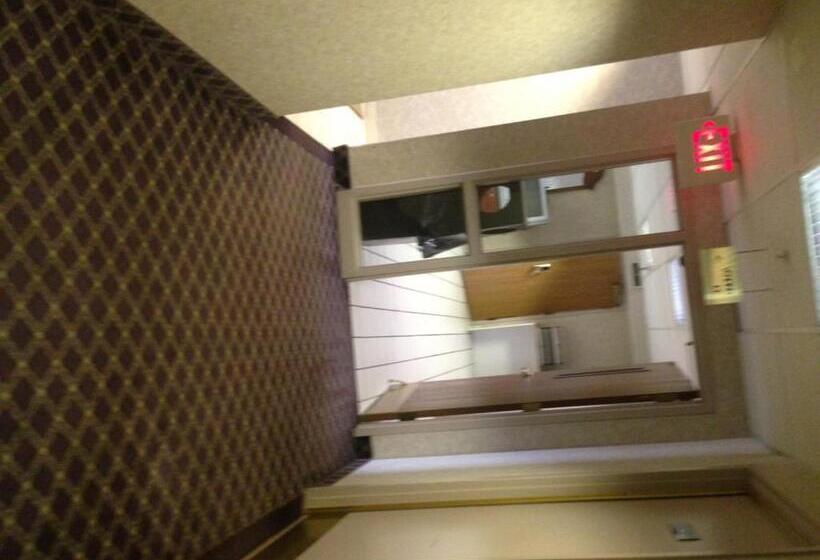 فندق على الطريق Days Inn By Wyndham Grayson