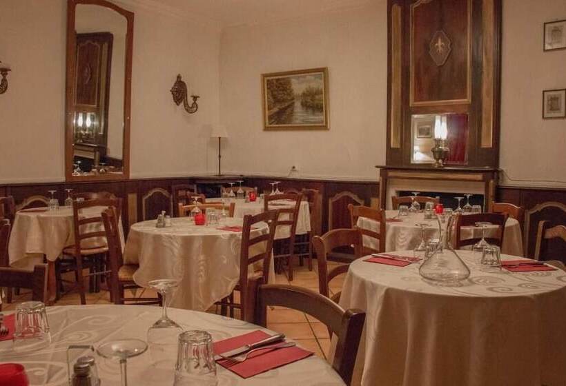 هتل Auberge De L Echauguette