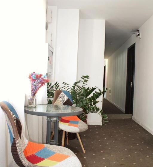 هتل Păunașul Codrilor