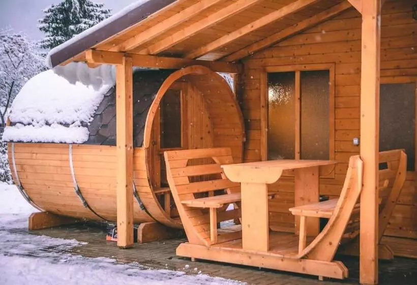 Hotelli Păunașul Codrilor